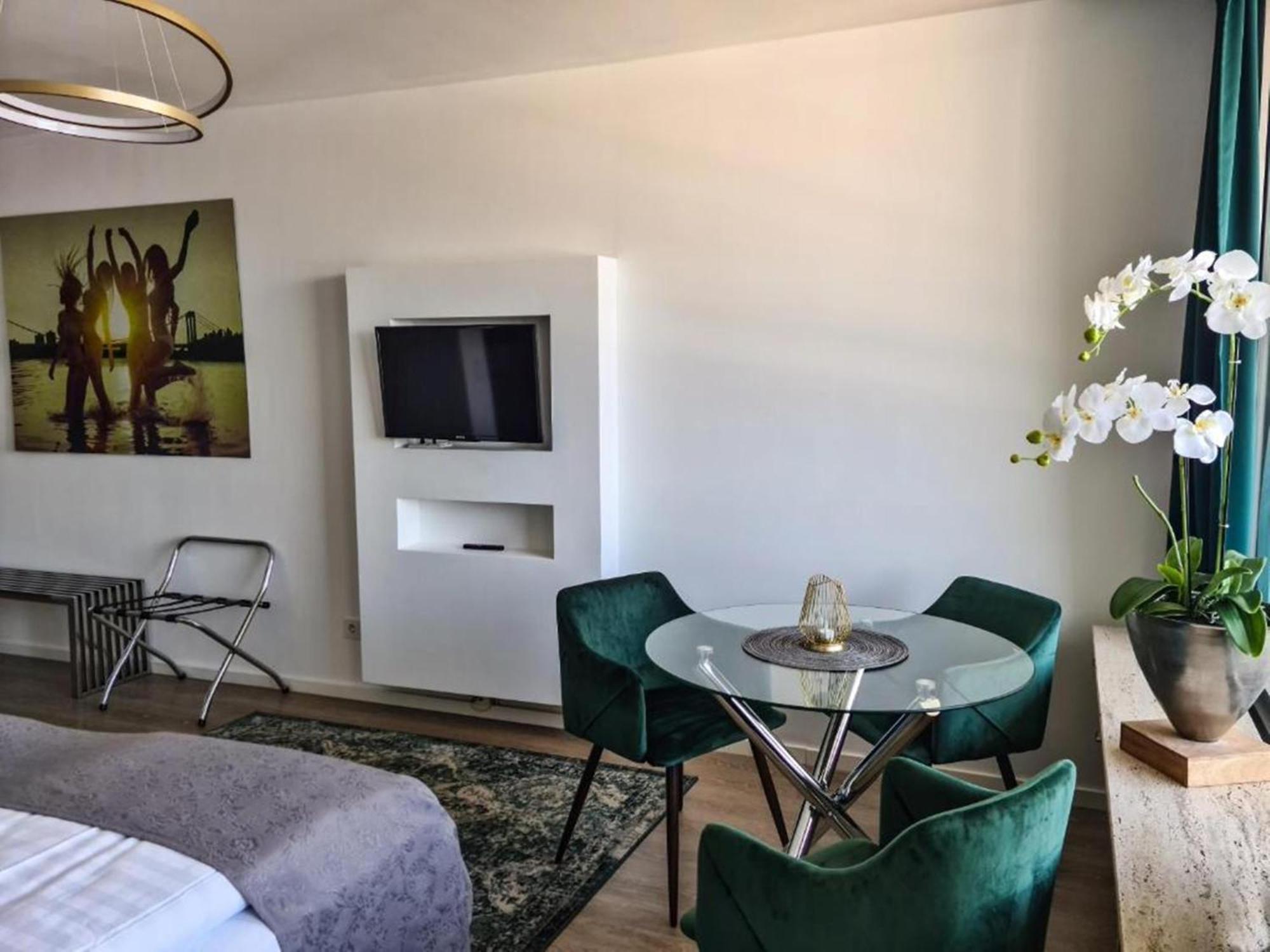 Rheinblick Apartments Кьолн Екстериор снимка
