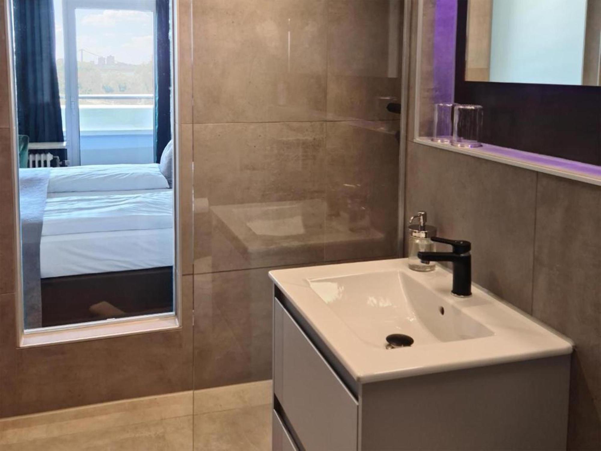 Rheinblick Apartments Кьолн Екстериор снимка